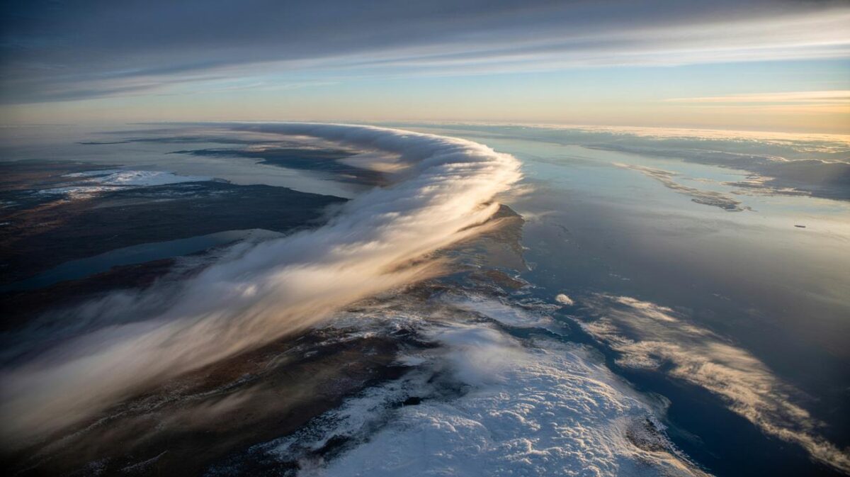 Meteorologists confirm that the jet stream will realign unusually early this January